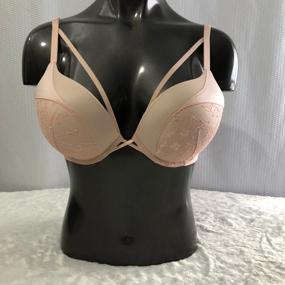 36C Victoria’s Secret Bombshell Bra